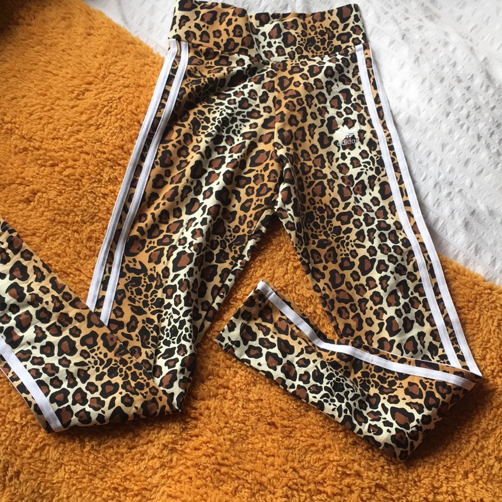 🐆NWT Leopard Adidas Legging